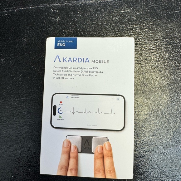 KardiaMobile 1-Lead Personal EKG Monitor, Detects AFib and Irregular Arrhythmias - Picture 6 of 11